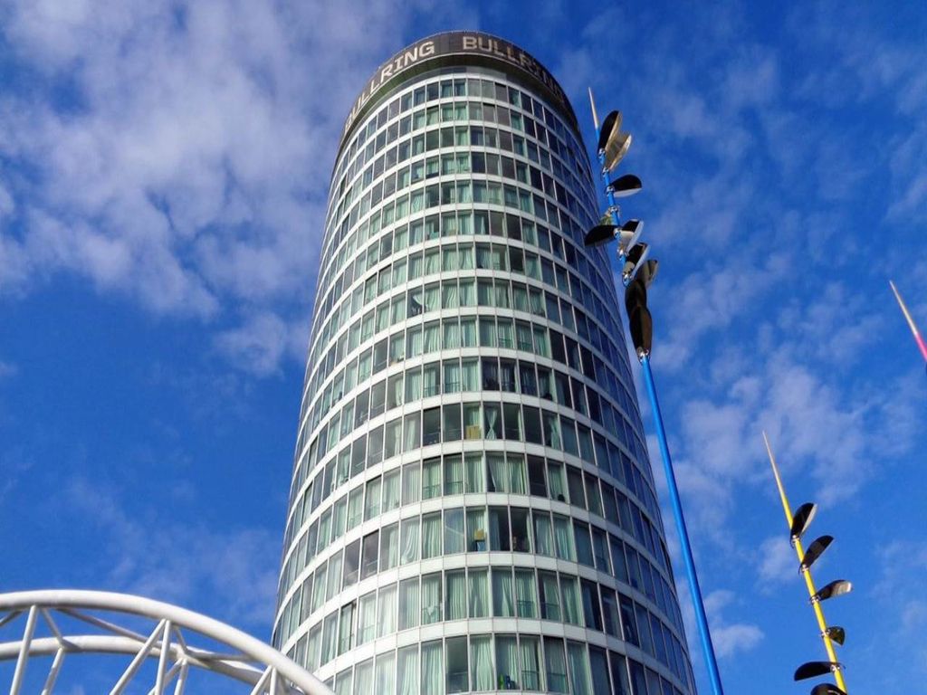 Property photo 1 of 8 Stylish 12th Floor One-Bedroom Apartment In The Iconic Rotunda, Birmingham