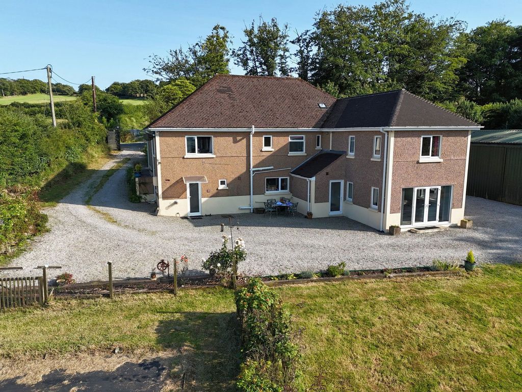 Property photo 3 of 37