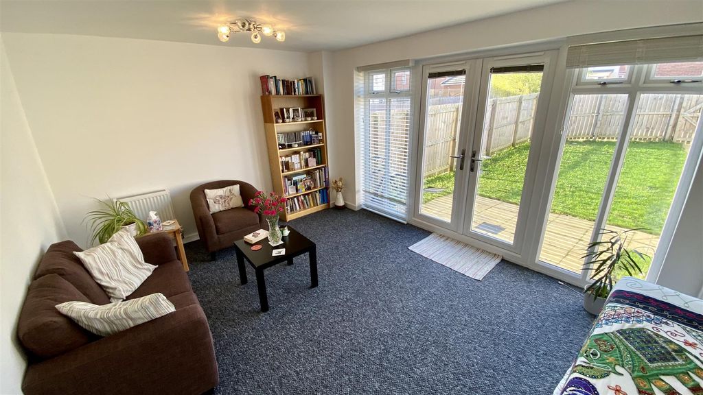 Property photo 3 of 9 Living Room