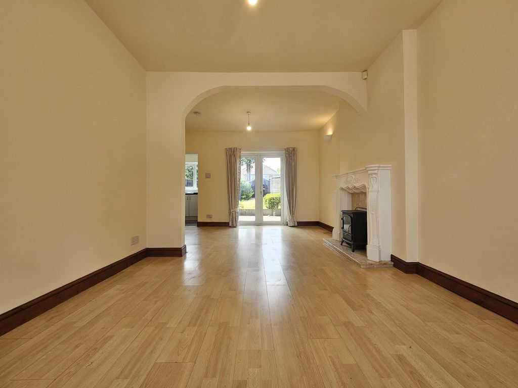 Property photo 2 of 20 Front