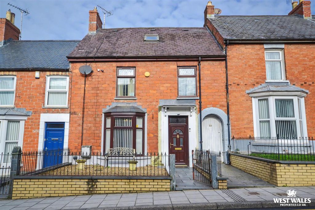 Property photo 1 of 25 Front Of Proprerty