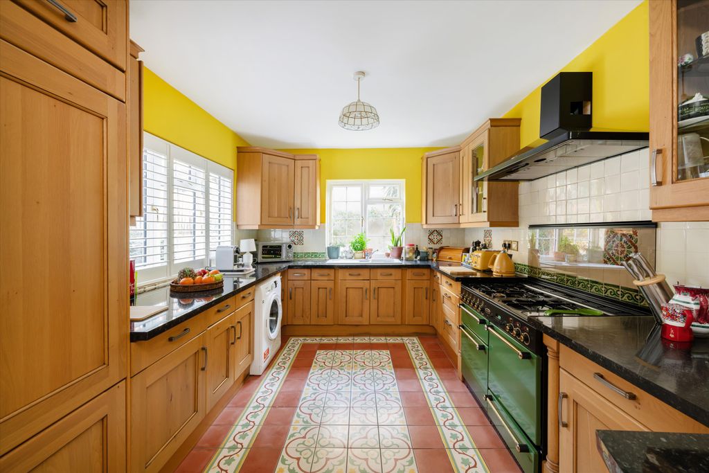 Property photo 2 of 9 Image