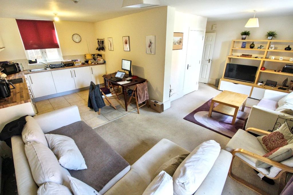 Property photo 3 of 8