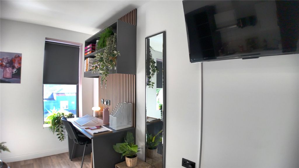 Property photo 2 of 4 Picture No. 18