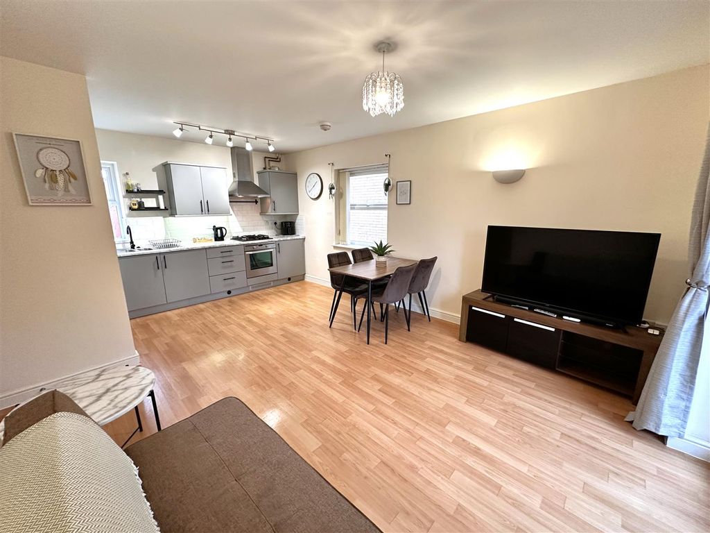 Property photo 2 of 13 Open-Plan Living Space 263