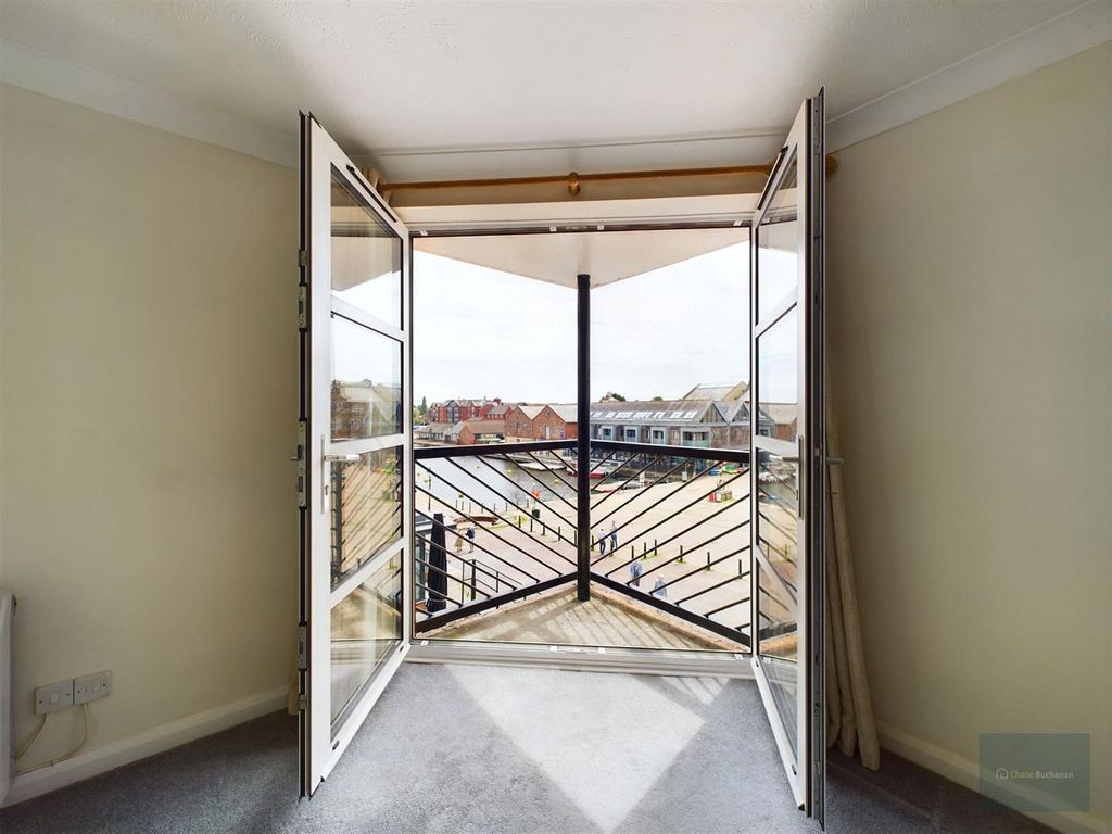 Property photo 3 of 11 Cam02563G0-Pr0091-St