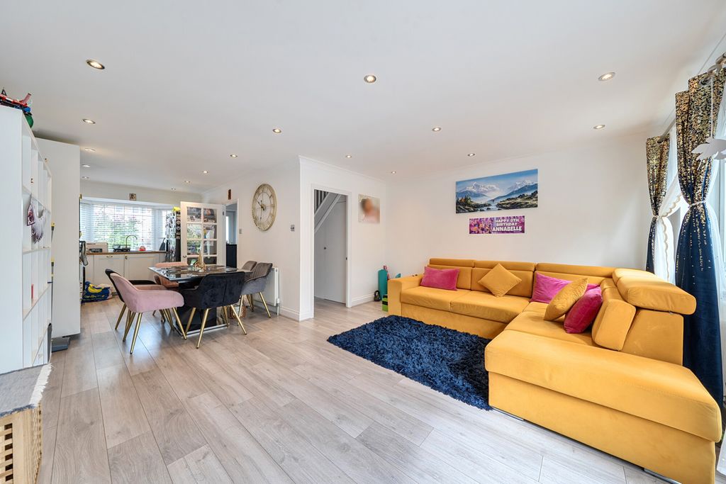 Property photo 2 of 21 1484638-17-6A4396...