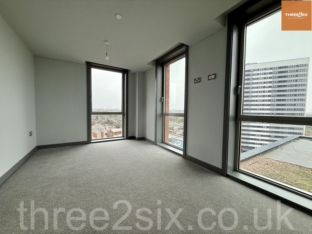 Property photo 3 of 8 Gallery