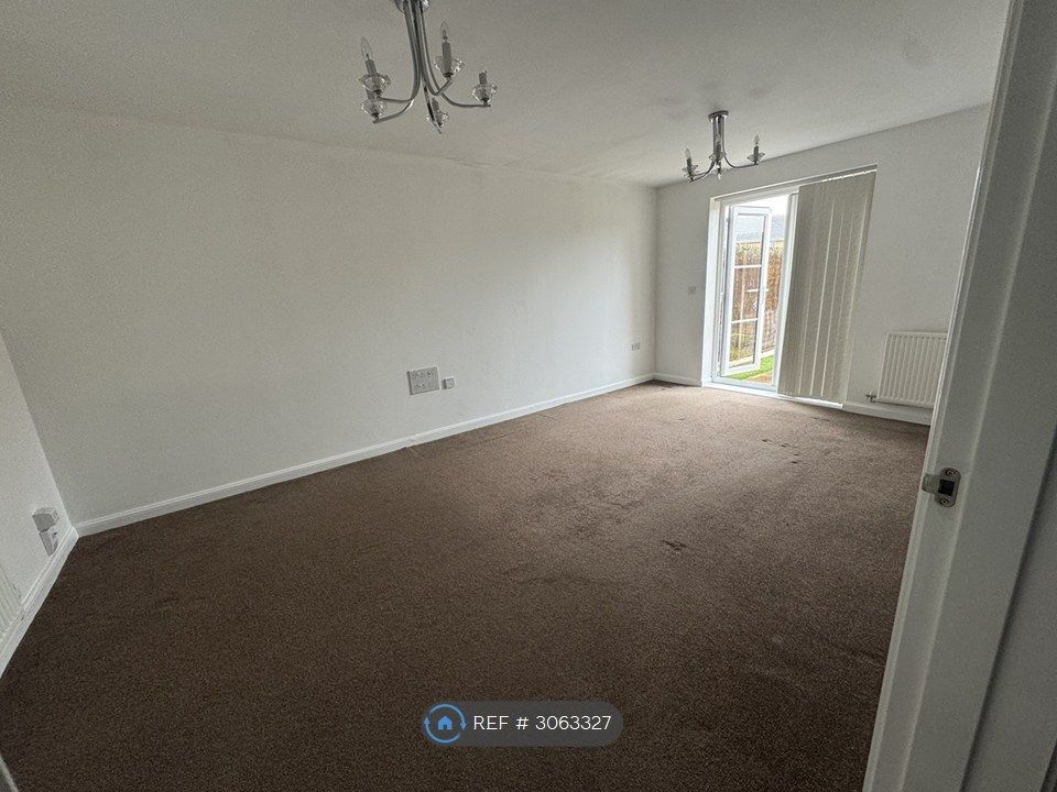 Property photo 3 of 15 Living Room