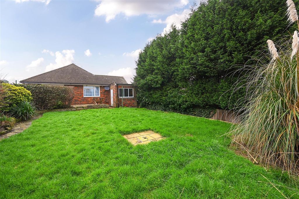 Property photo 2 of 14 8 Deans Drive-Tn394De (11).Jpg