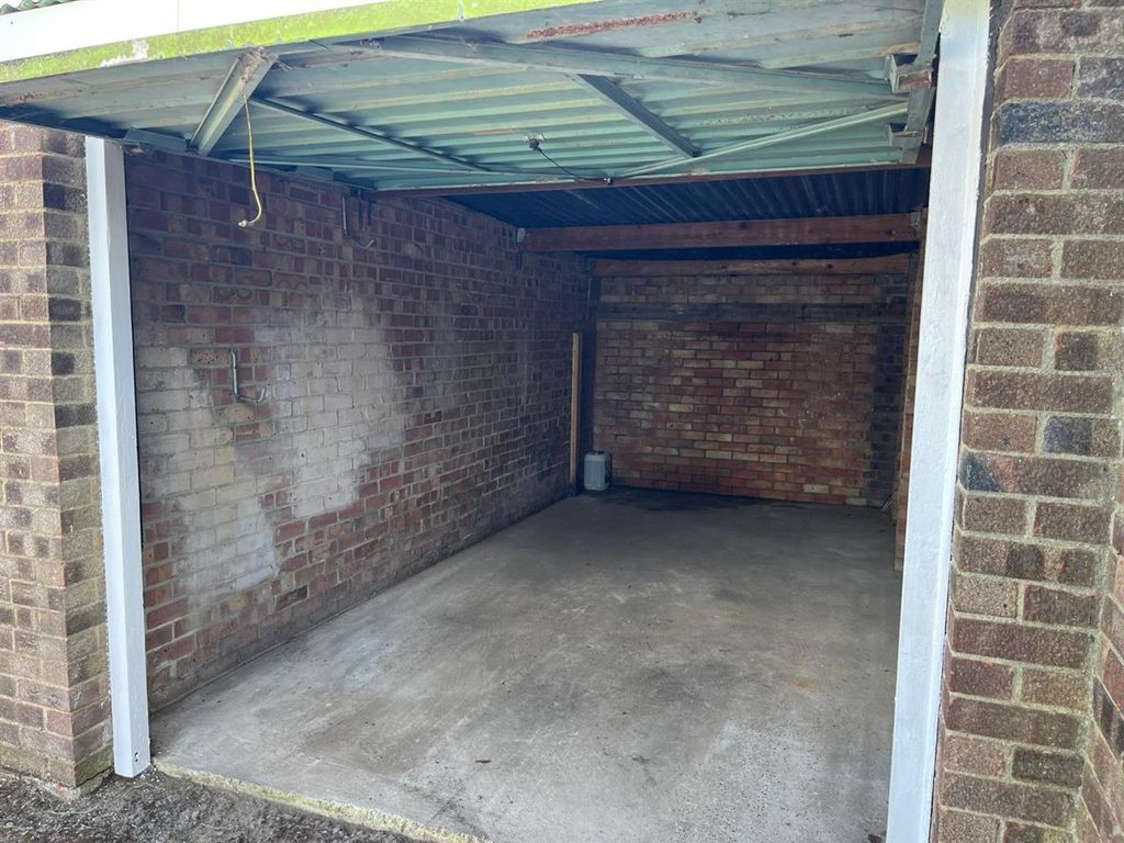 Property photo 3 of 4
