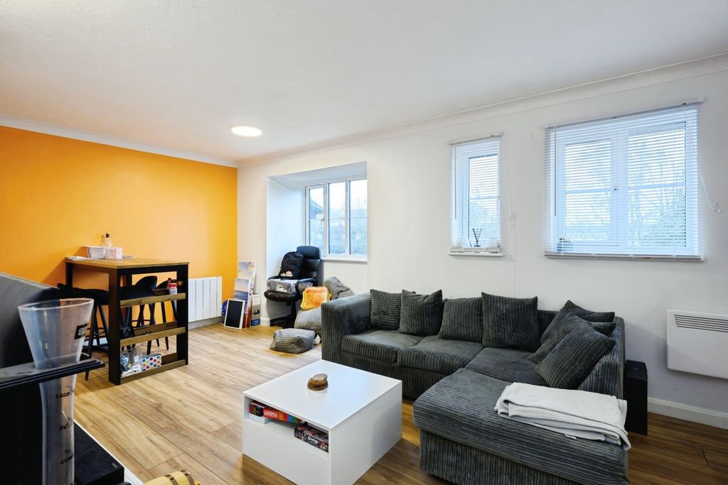 Property photo 3 of 13 Pbox-Img.Jpg