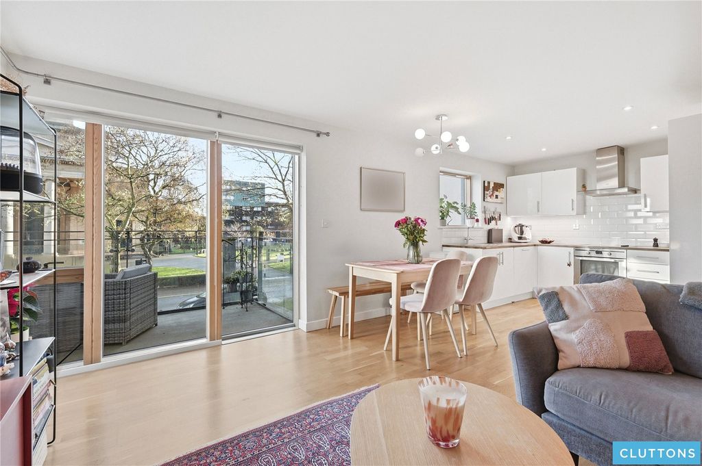 Property photo 1 of 17 Picture No. 13