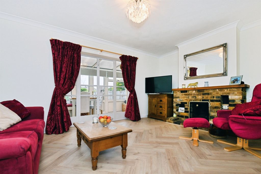 Property photo 3 of 21