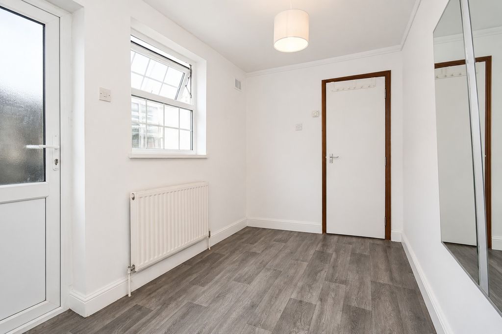 Property photo 2 of 7 5342941