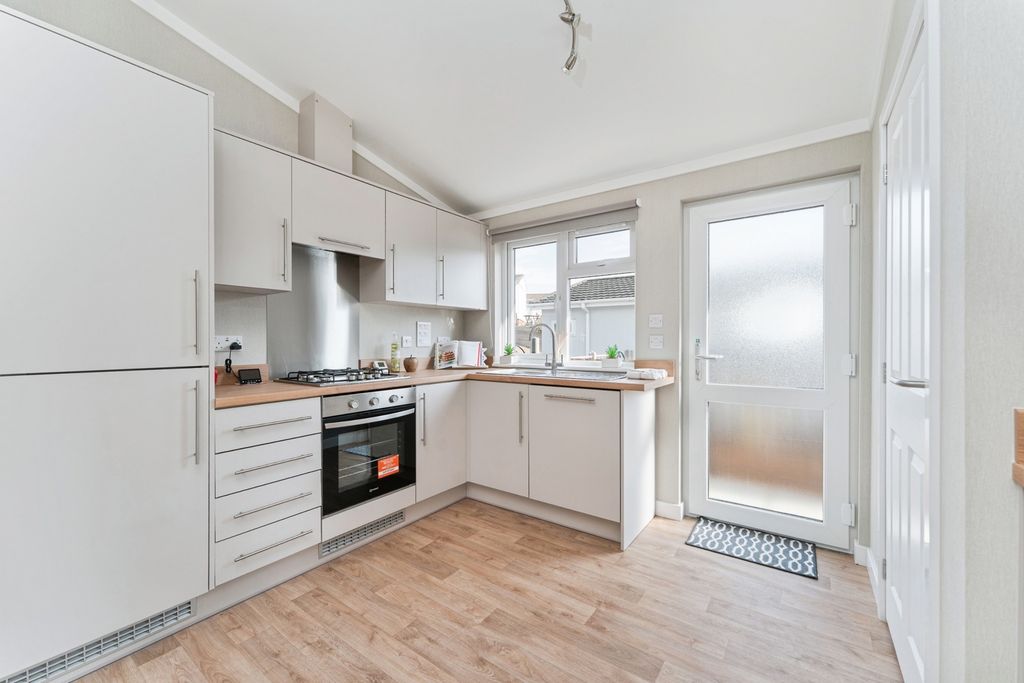 Property photo 2 of 21 Pbox-Img.Jpg