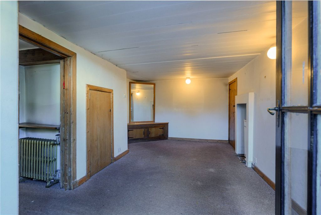 Property photo 3 of 32 Picture No. 05