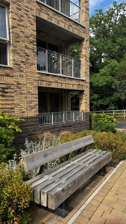 Property photo 2 of 8