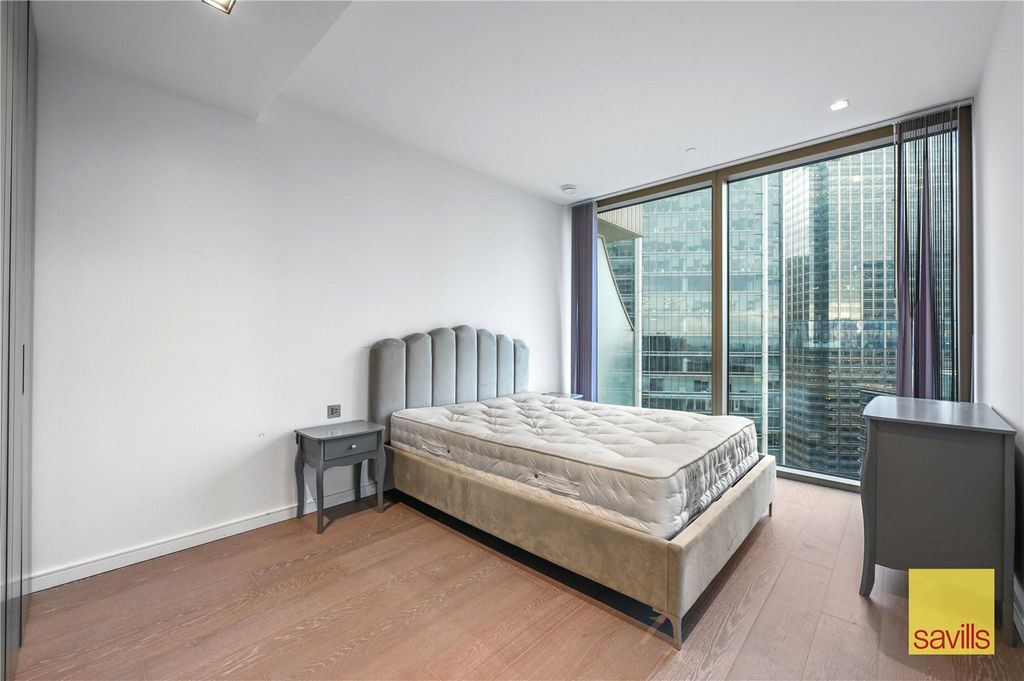 Property photo 3 of 18 Bedroom