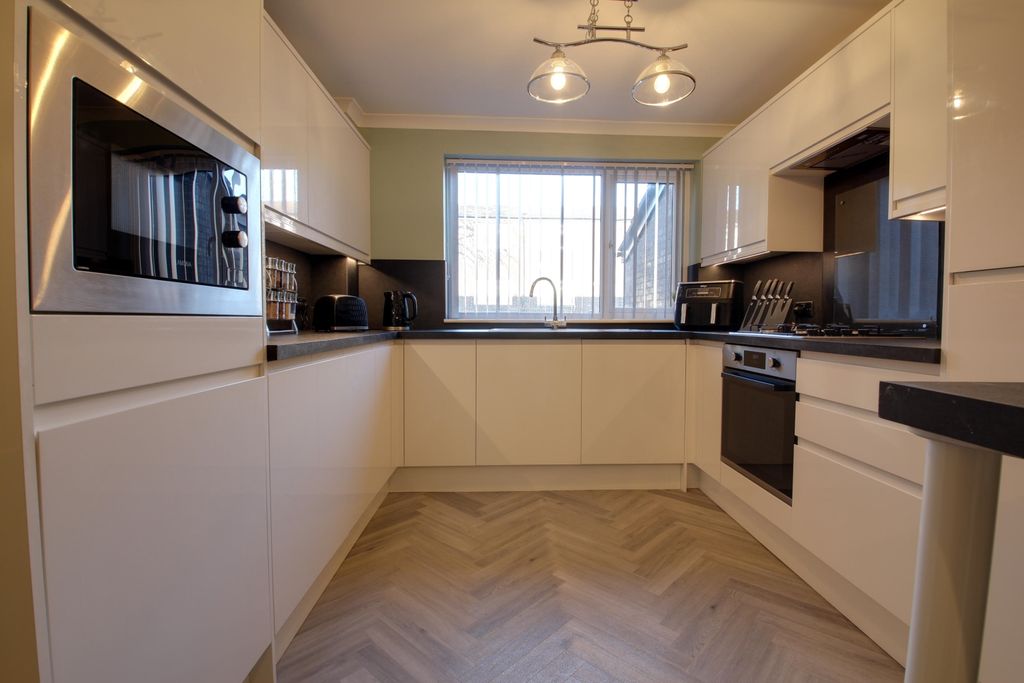 Property photo 2 of 13 Kitchen Area Of The Open Plan Kitchen Diner