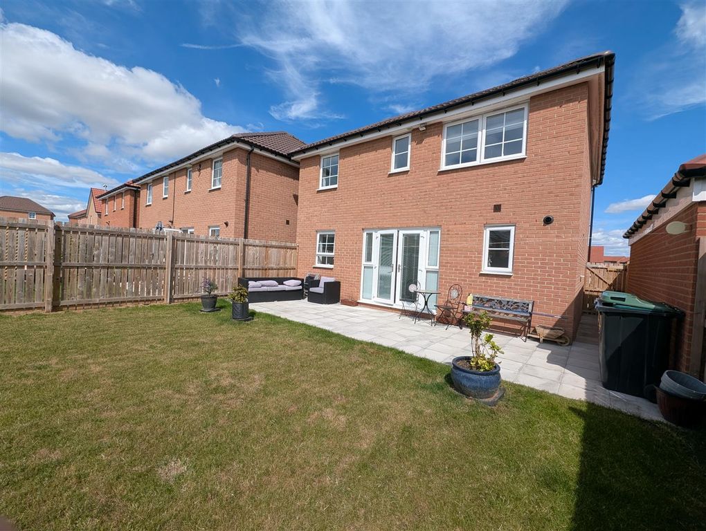 Property photo 1 of 15 Externally