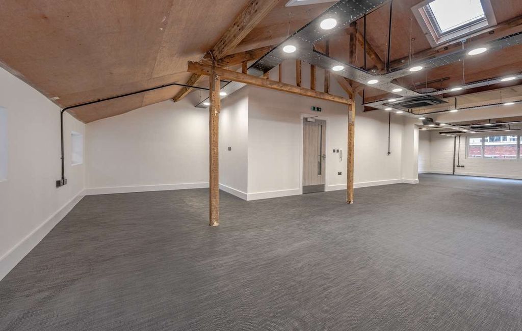 Property photo 3 of 6 Img003.Jpeg