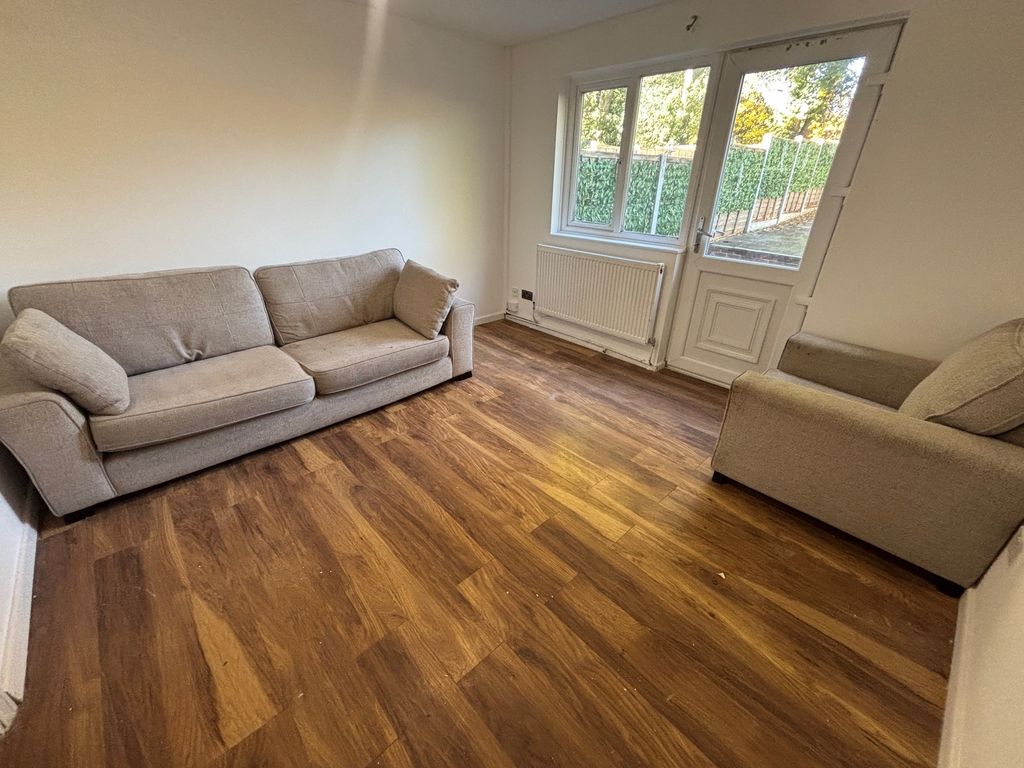 Property photo 3 of 10 Image