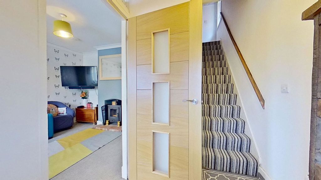 Property photo 3 of 27