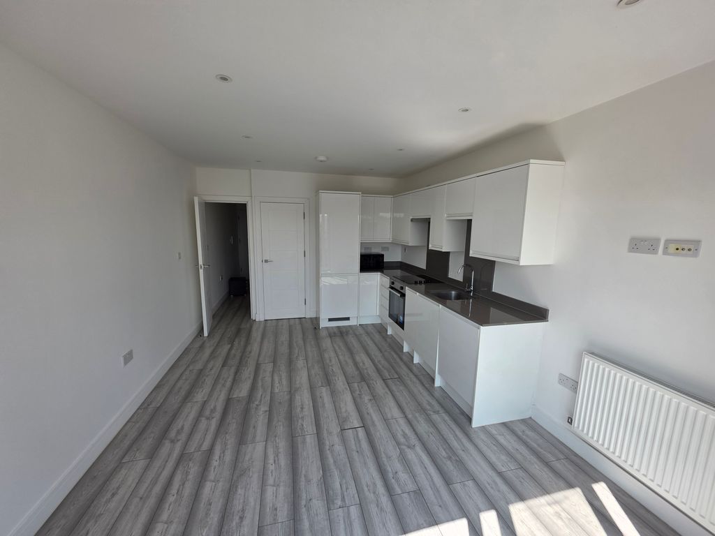 Property photo 3 of 9 Kitchen/Dinning Area