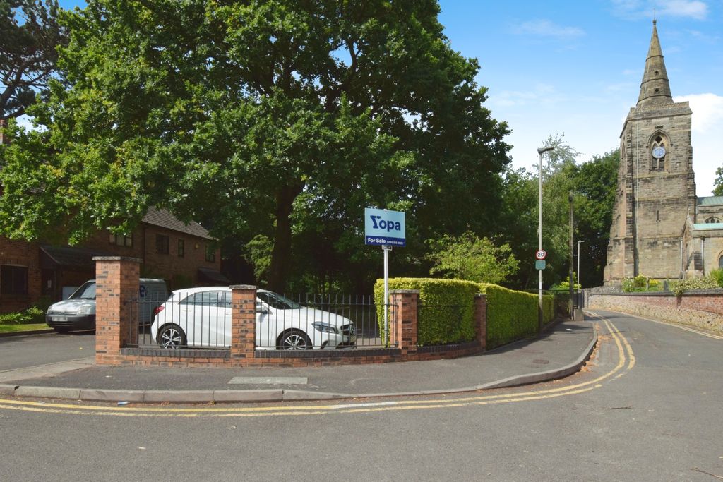 Property photo 3 of 20 8