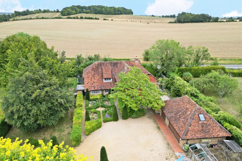 Property photo 1 of 8