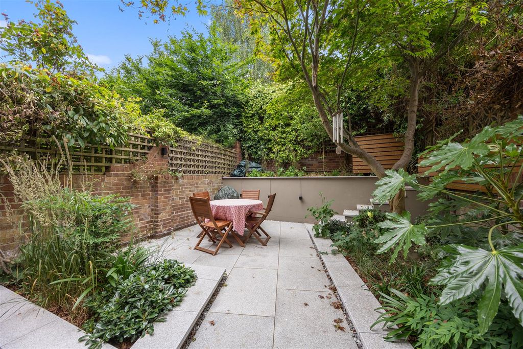 Property photo 3 of 26