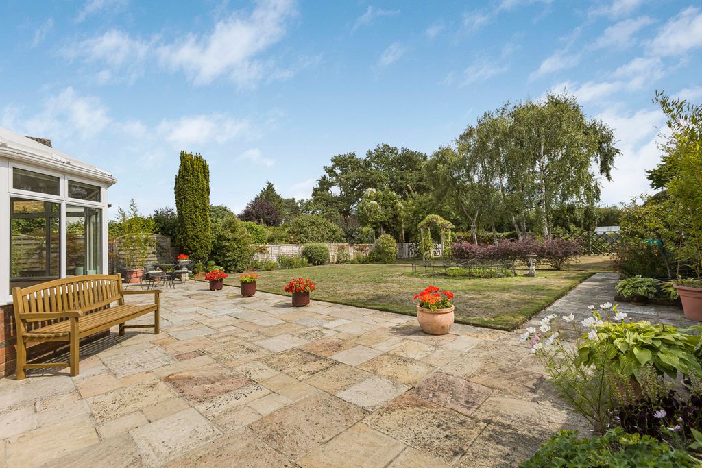 Property photo 2 of 35 Garden