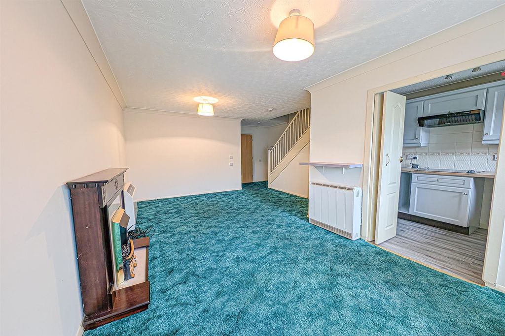 Property photo 3 of 9 Pxl_20251111_133702596.Raw-01 Lvg.Jpg