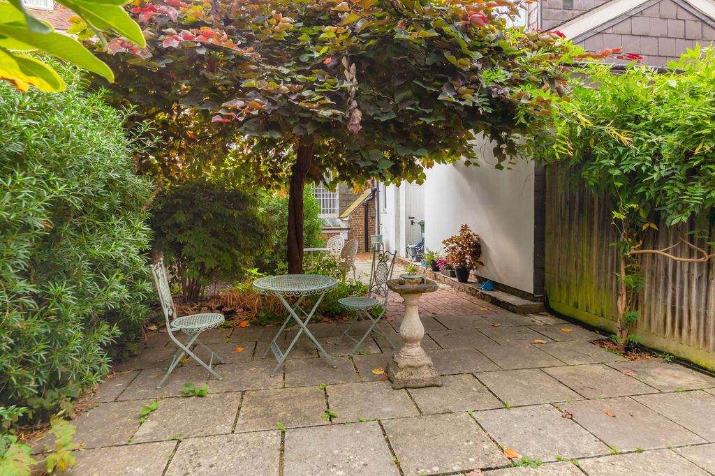 Property photo 3 of 18