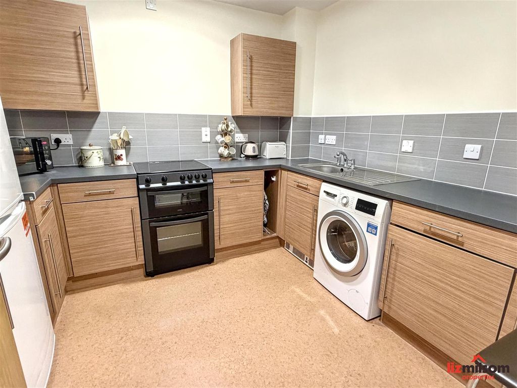Property photo 3 of 13 Well Equipped Kitchen