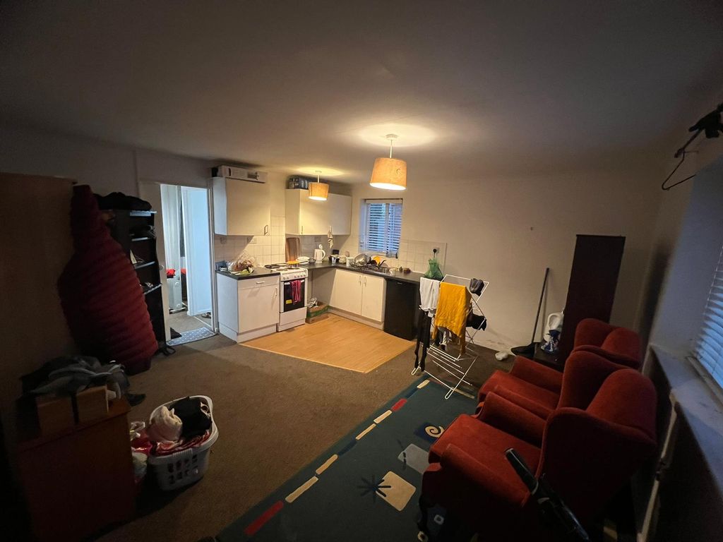 Property photo 3 of 7