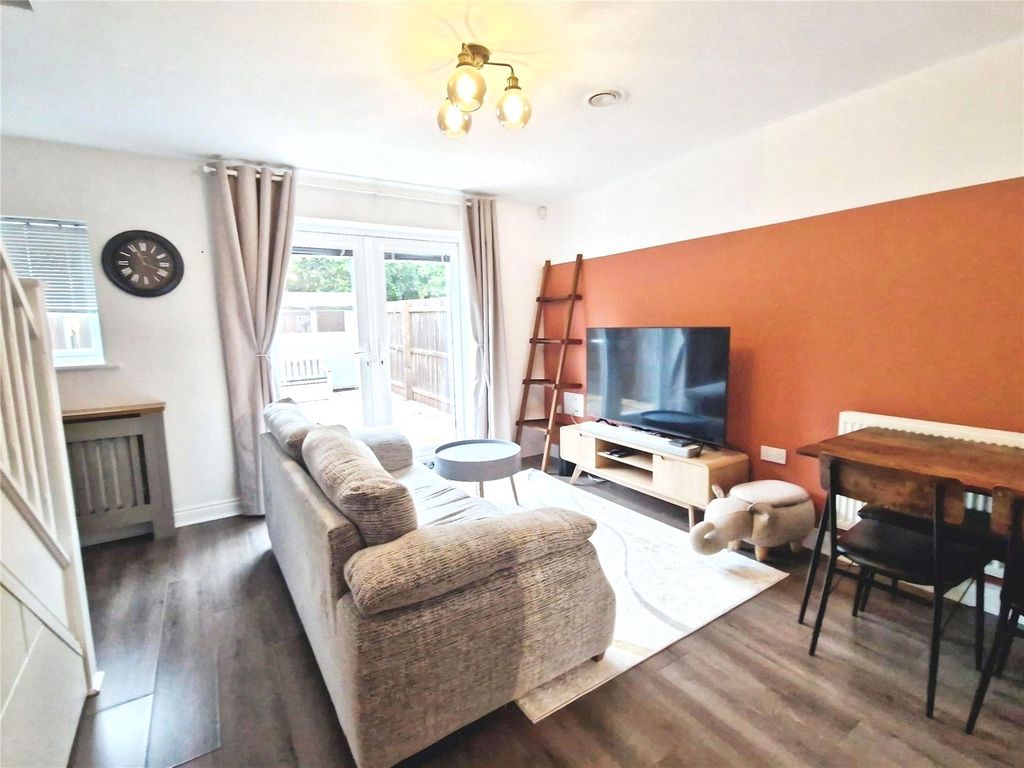 Property photo 2 of 16 Picture No. 12