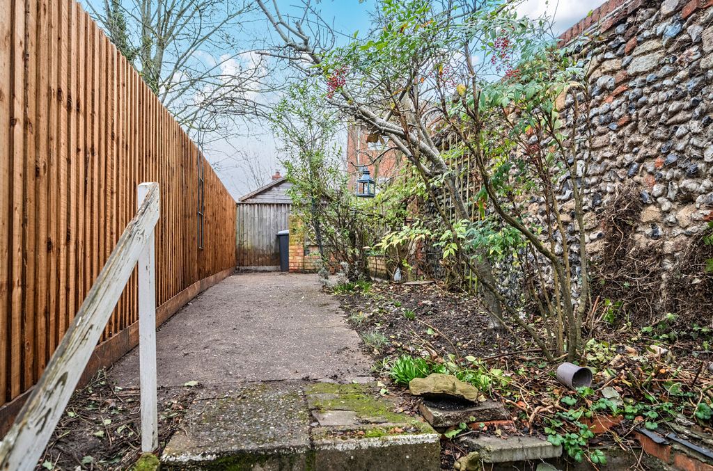 Property photo 2 of 14