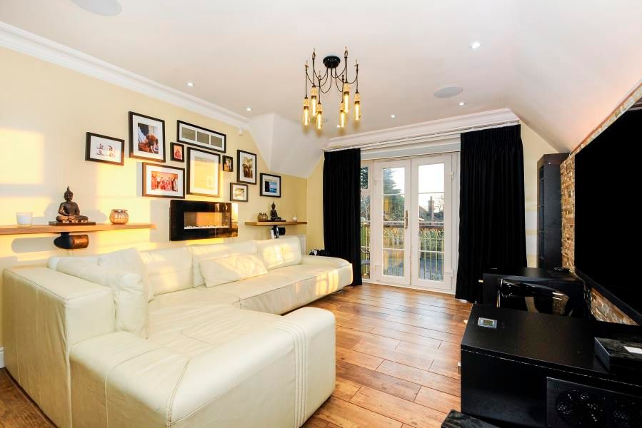 Property photo 2 of 8