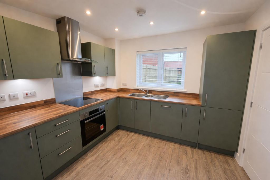 Property photo 1 of 9 Kitchen Edit.Png