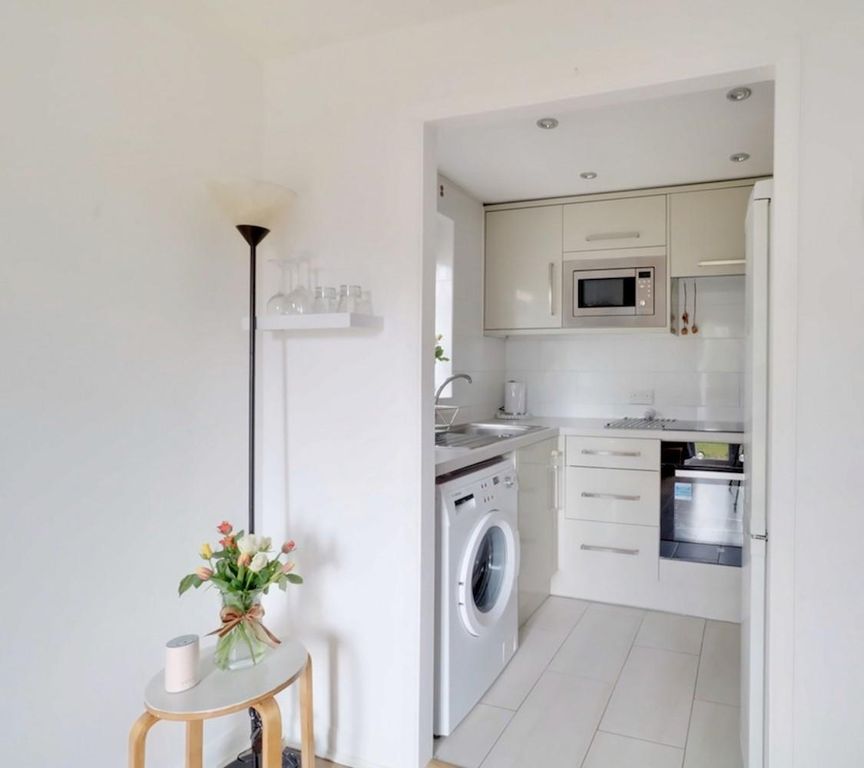 Property photo 3 of 7 Gallery