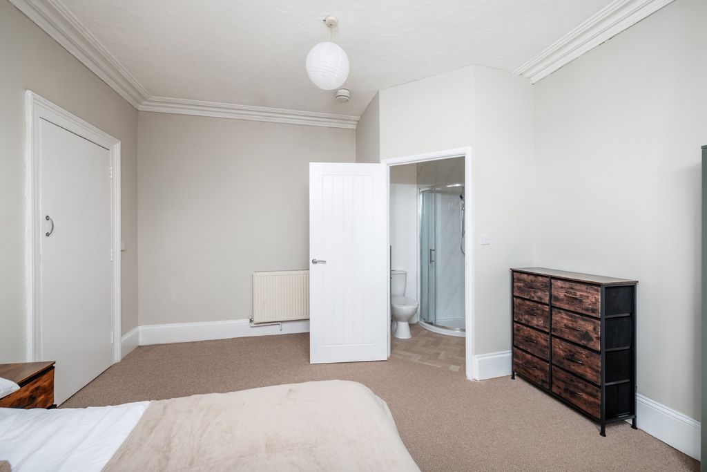 Property photo 2 of 3 0004