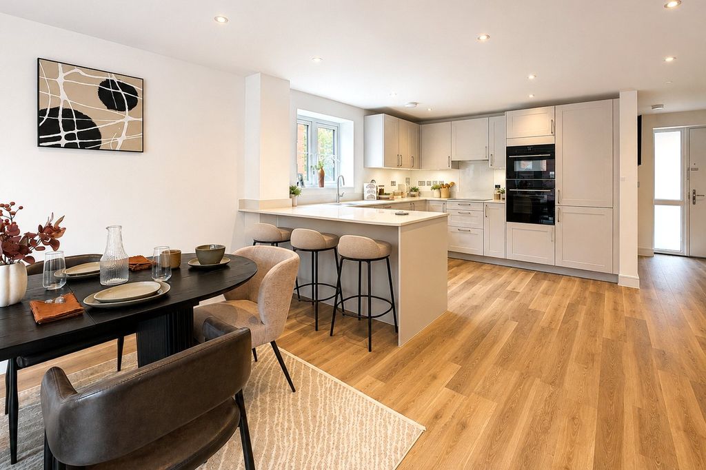 Property photo 1 of 13 Kitchen/Dining