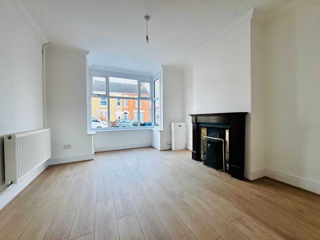 Property photo 2 of 11 Image