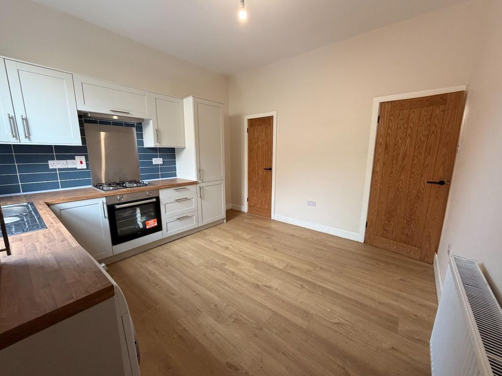 Property photo 1 of 15 Kitchen (1)