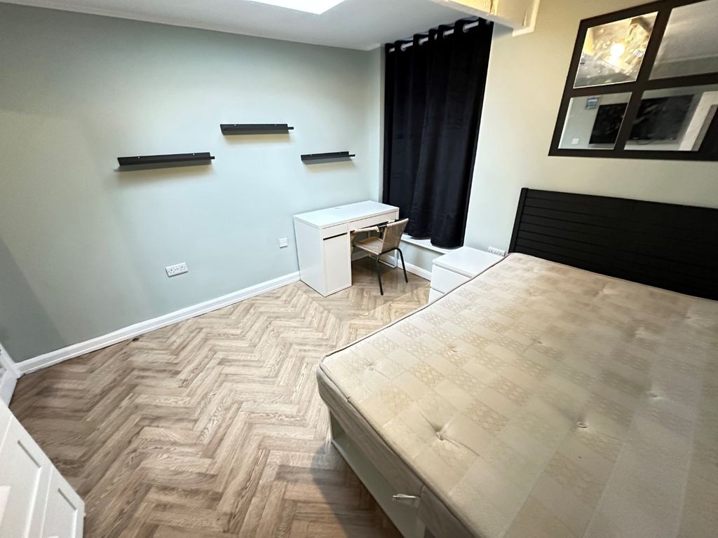 Property photo 3 of 13 3744712