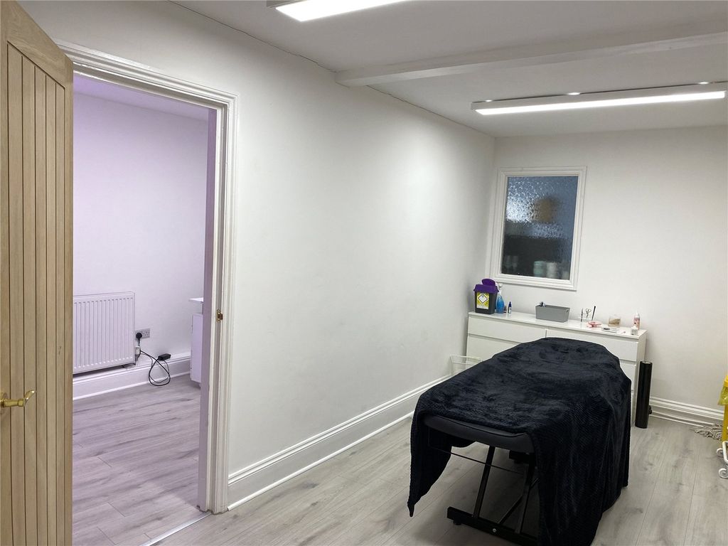 Property photo 2 of 5 Picture No. 11