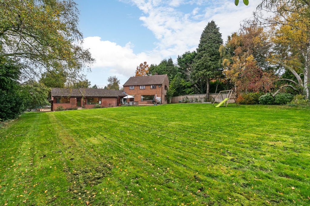 Property photo 3 of 11