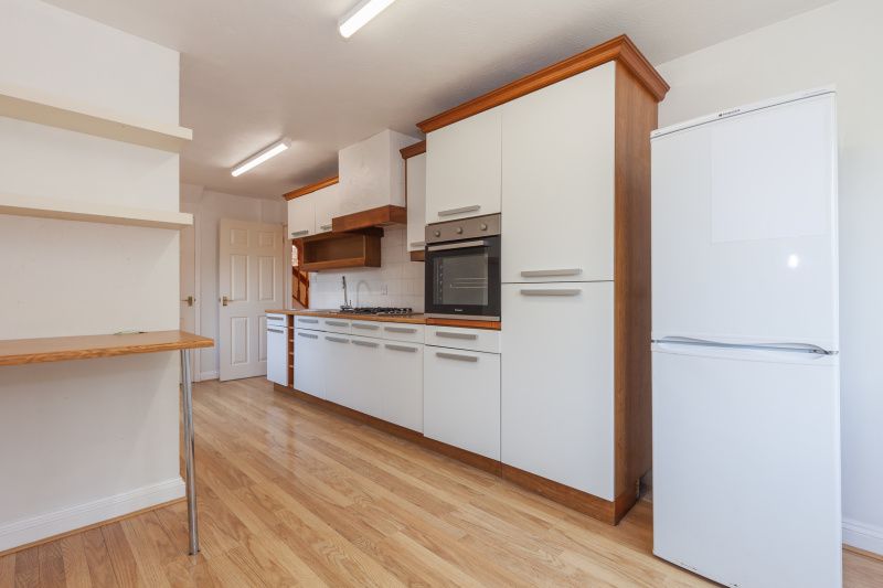 Property photo 3 of 14 Kitchen